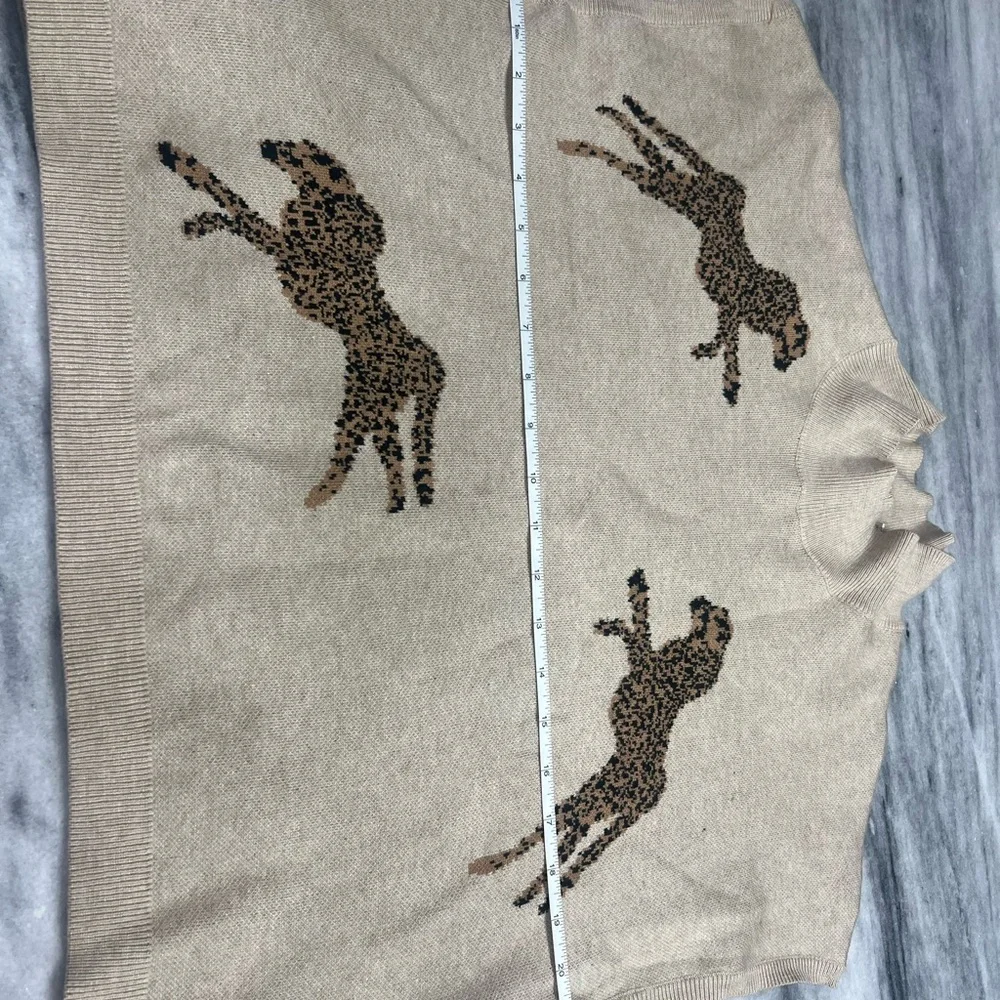 Women’s Entro Beige Cheetah Sweater size large - Picture 8 of 15